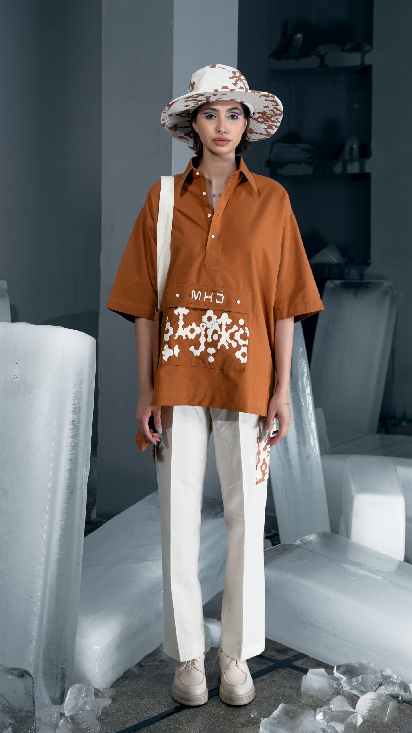 MUSTANDI SHIRT